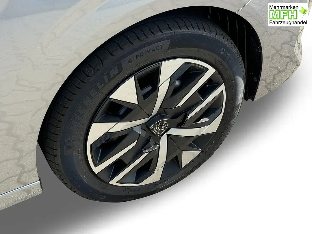 Peugeot 208 - Thumbnail 9