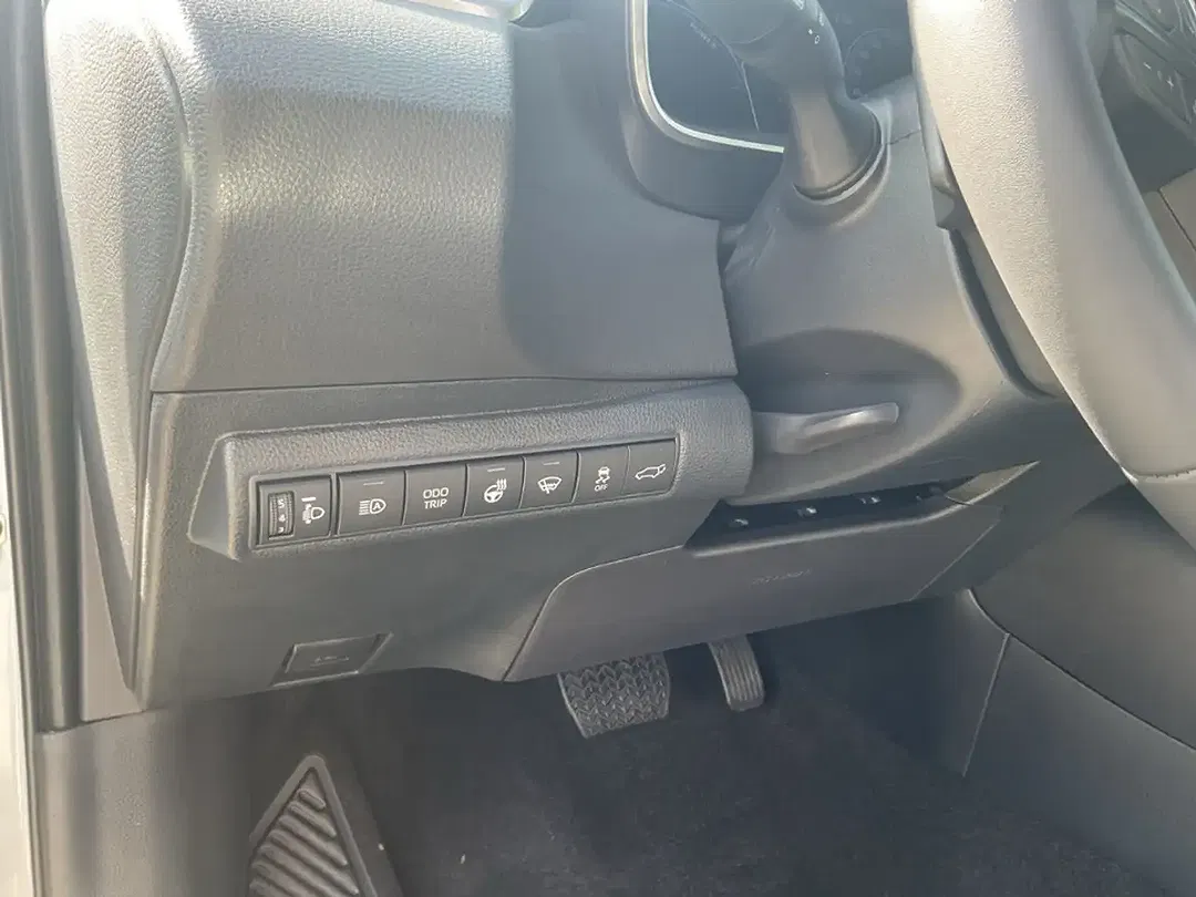 Toyota Corolla - Thumbnail 10