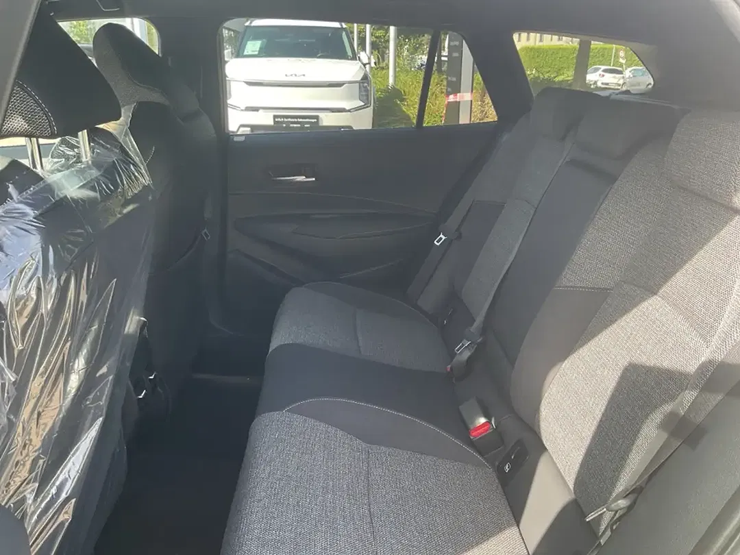 Toyota Corolla - Thumbnail 11