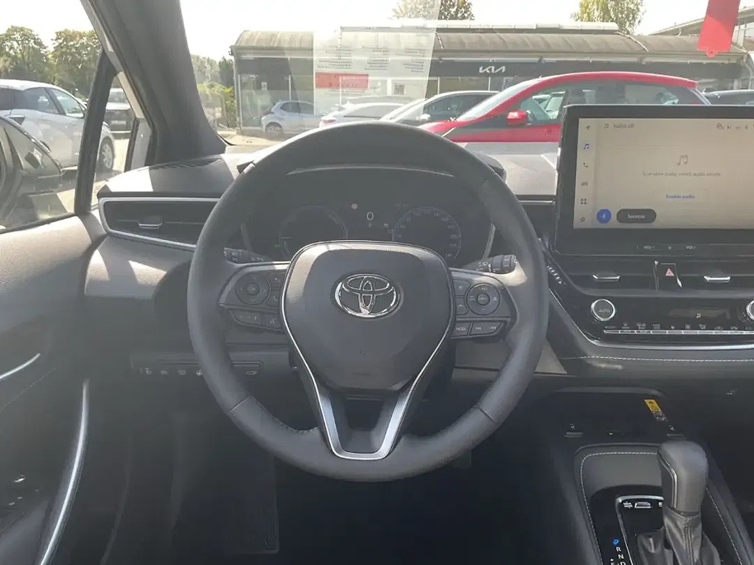 Toyota Corolla - Thumbnail 13
