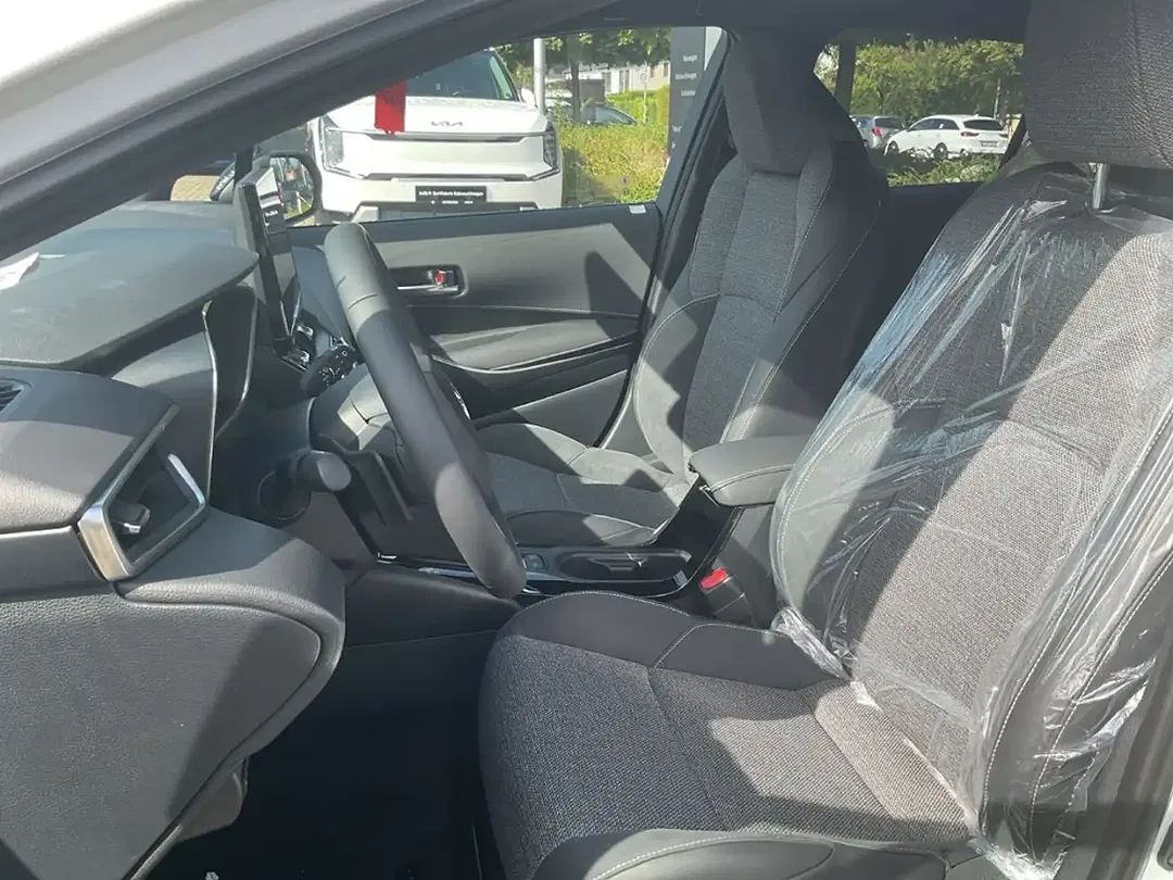 Toyota Corolla - Thumbnail 8