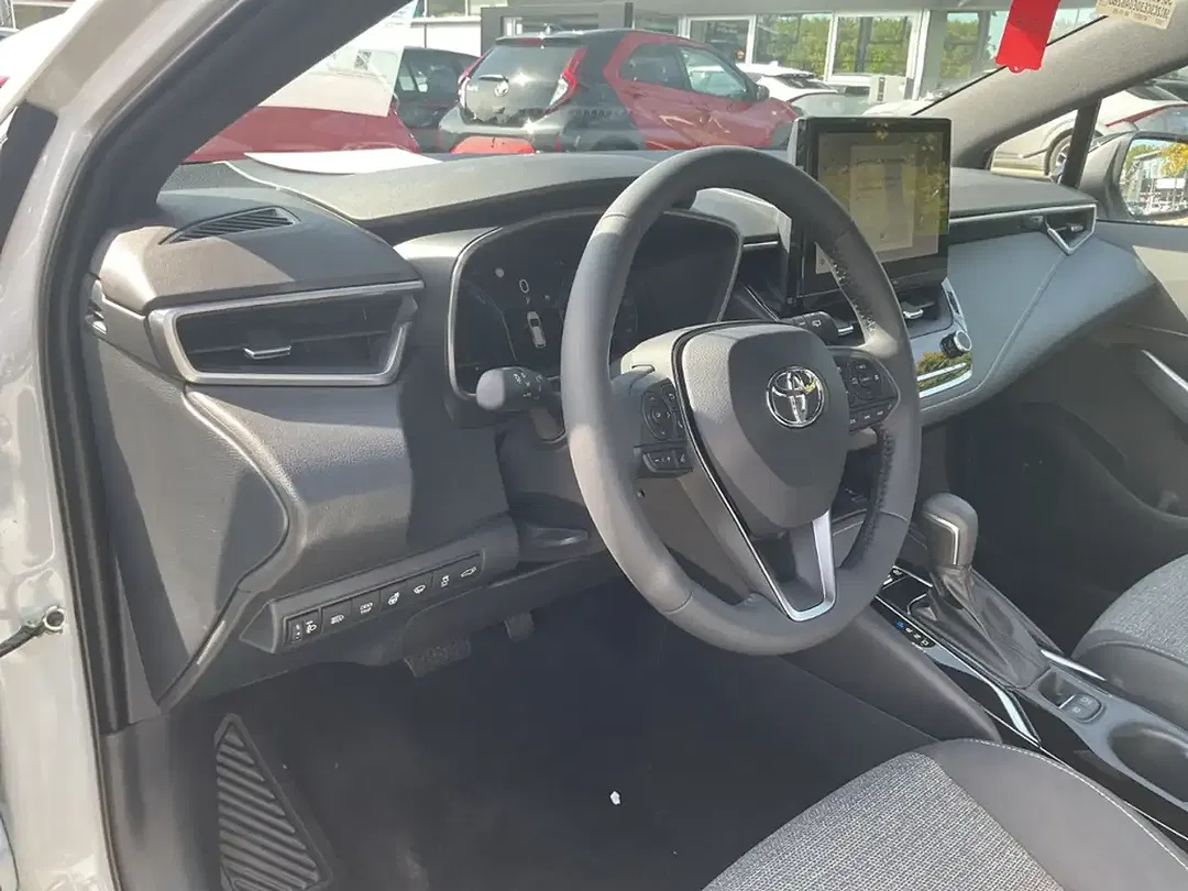 Toyota Corolla - Thumbnail 9