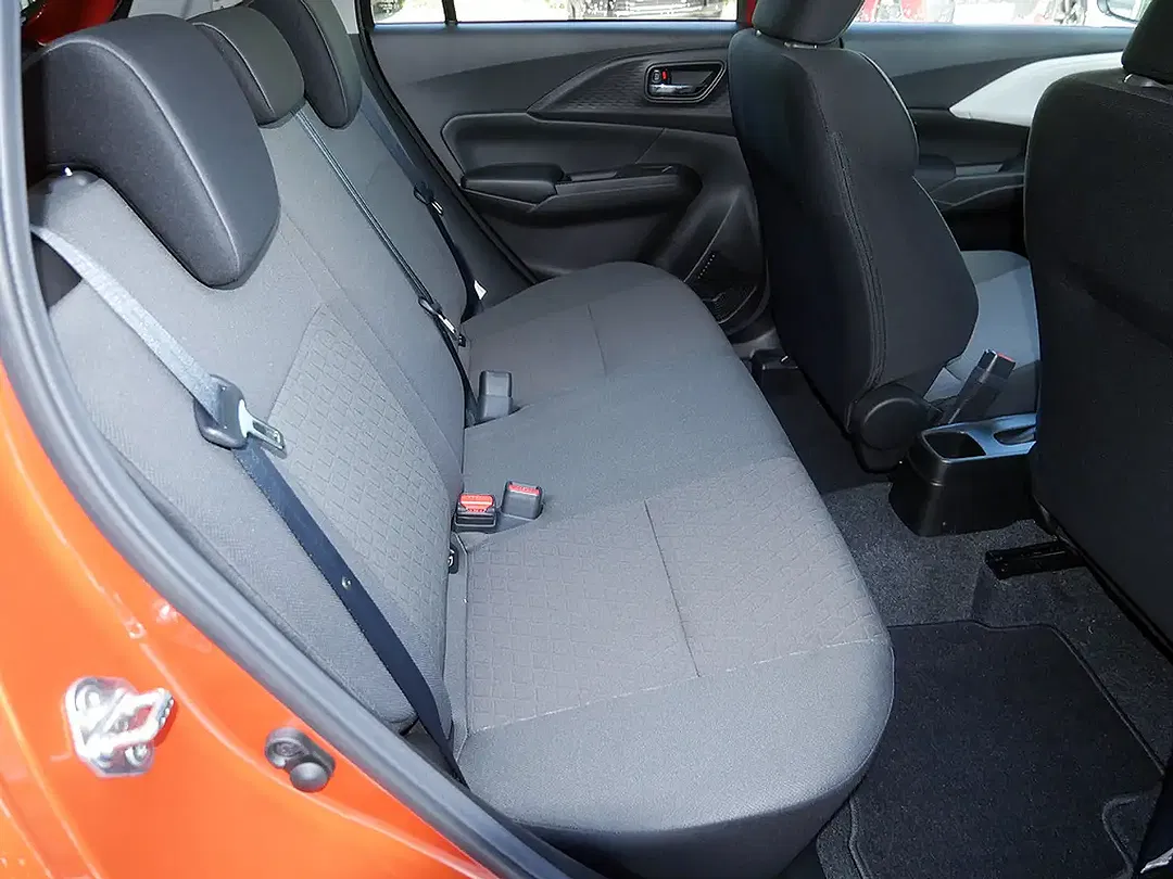 Suzuki Swift - Thumbnail 9