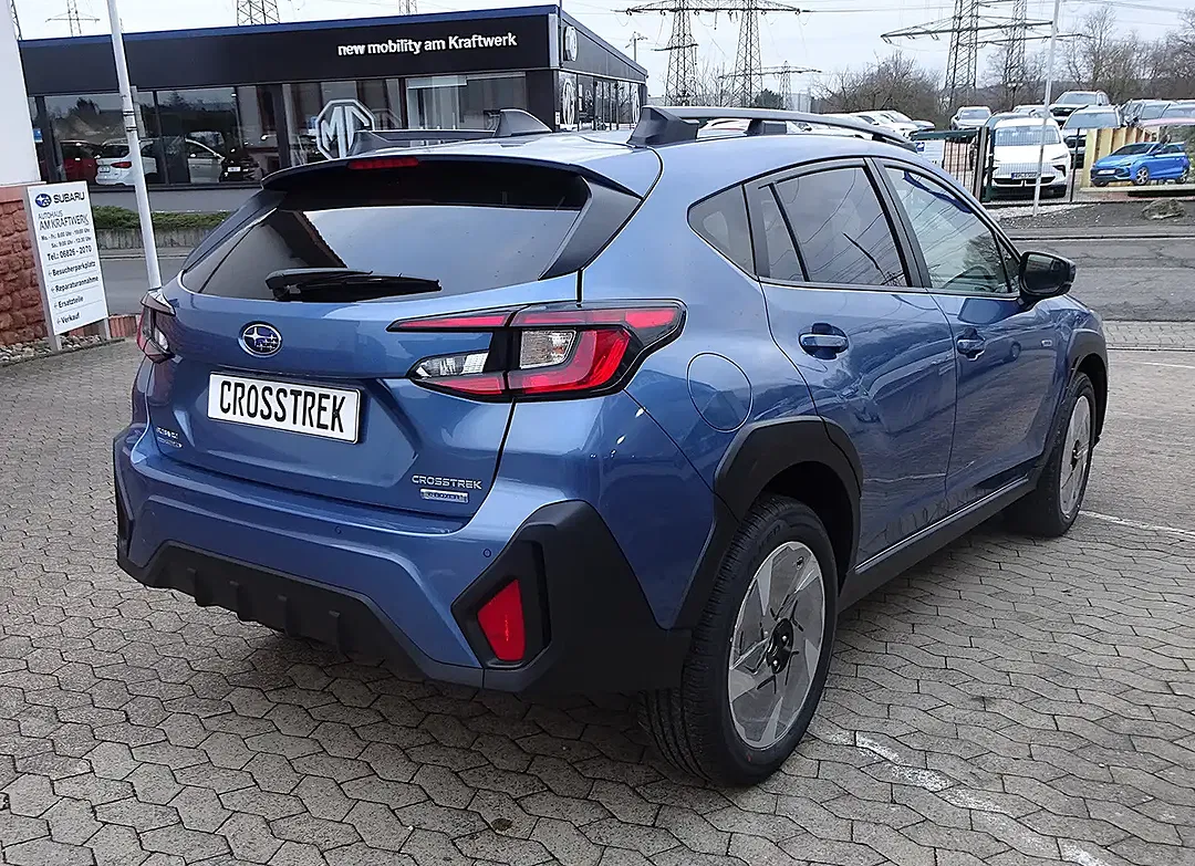 Subaru Crosstrek - Thumbnail 4
