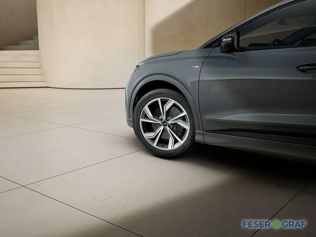 Audi Q4 e-tron - Thumbnail 6