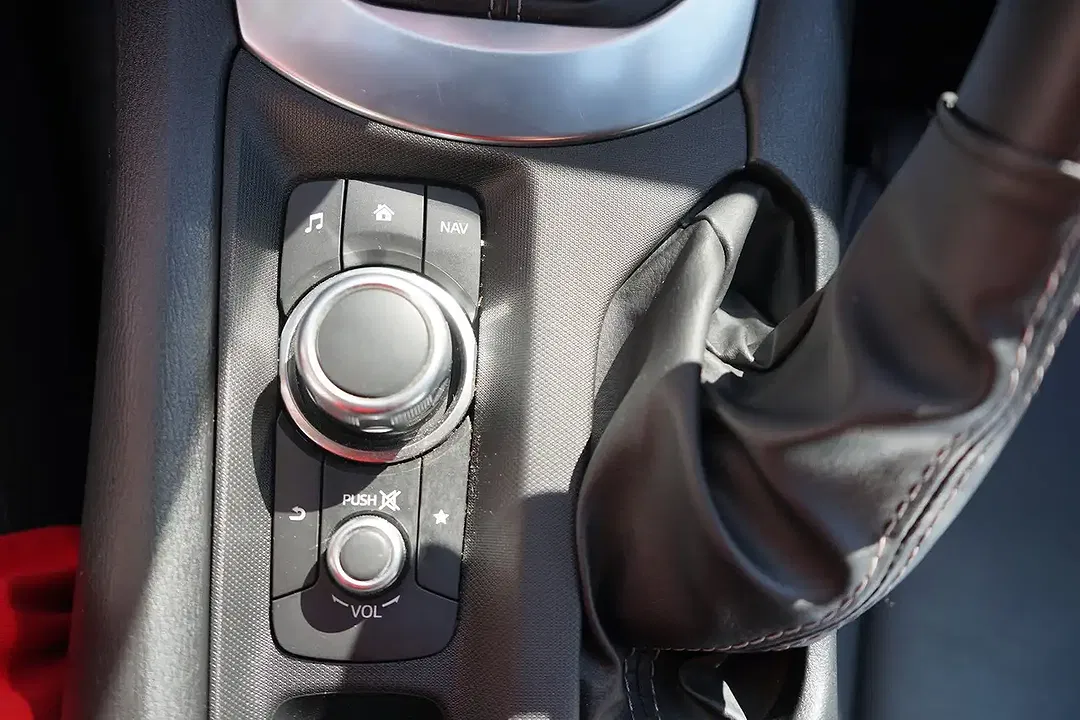 Mazda MX-5 - Thumbnail 10