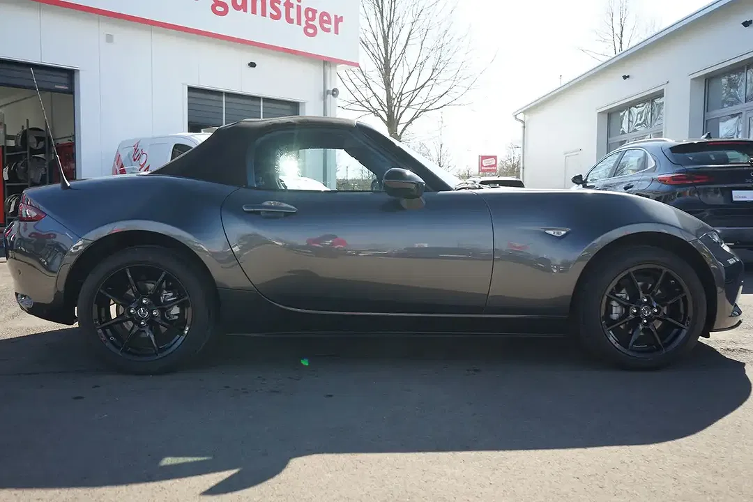 Mazda MX-5 - Thumbnail 2