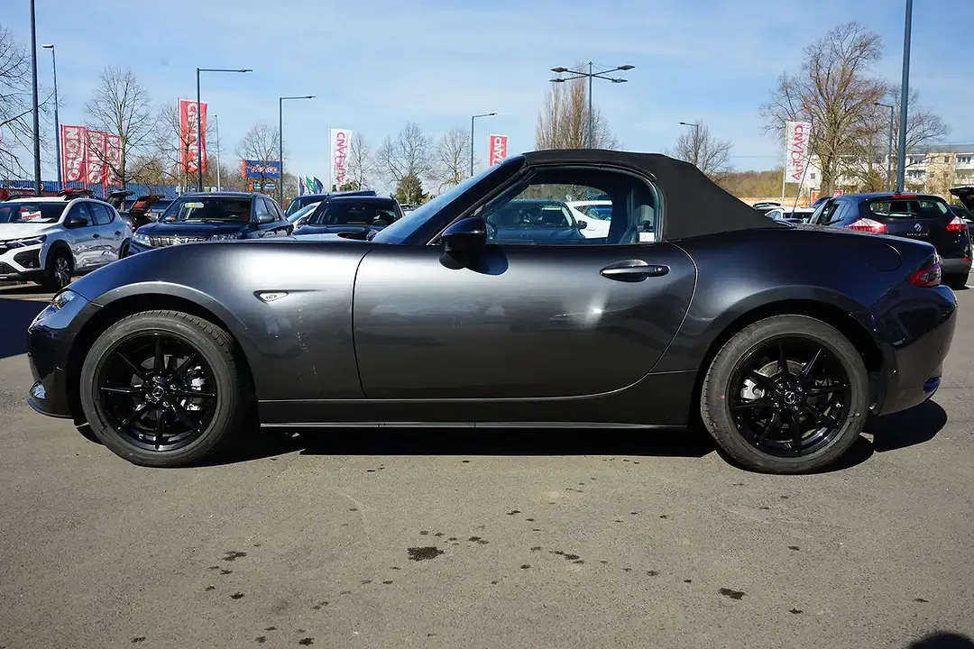 Mazda MX-5 - Thumbnail 3