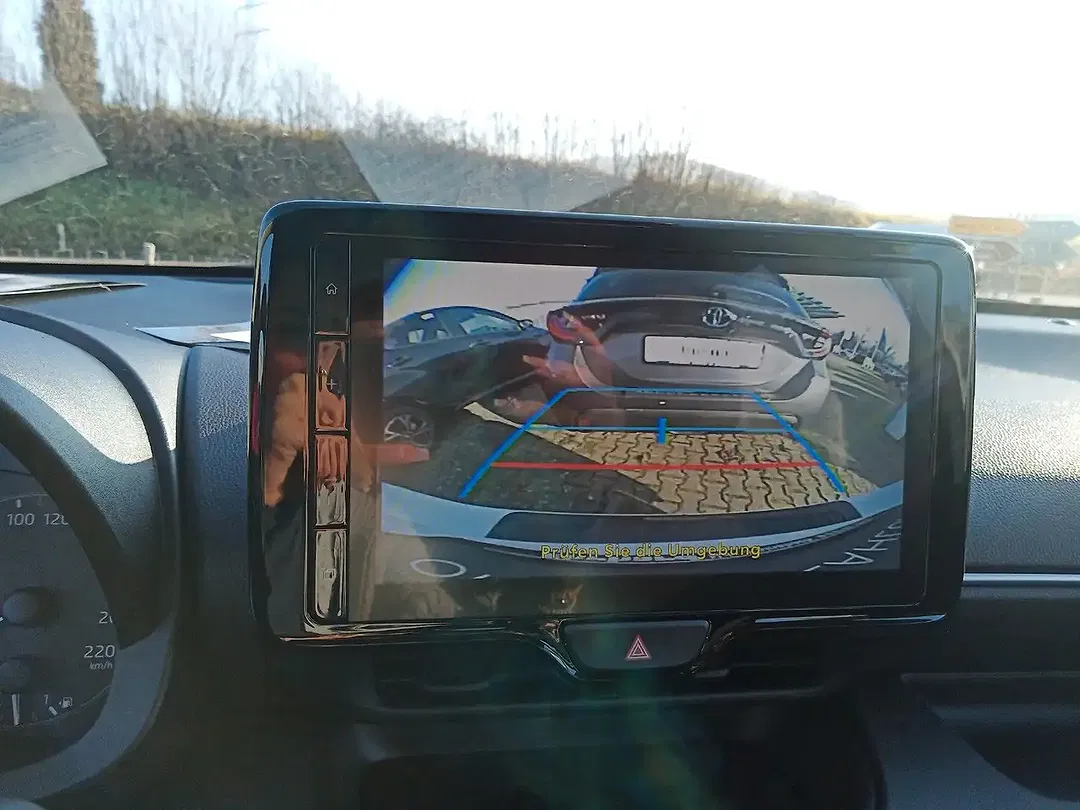 Toyota Yaris - Thumbnail 10