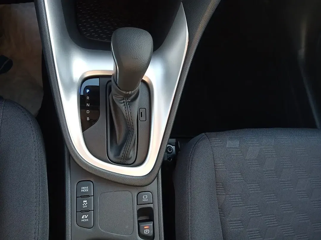 Toyota Yaris - Thumbnail 12