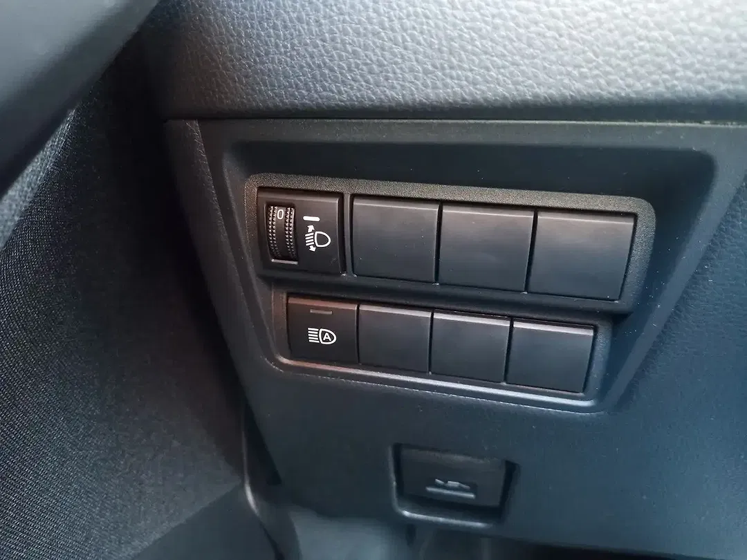 Toyota Yaris - Thumbnail 13