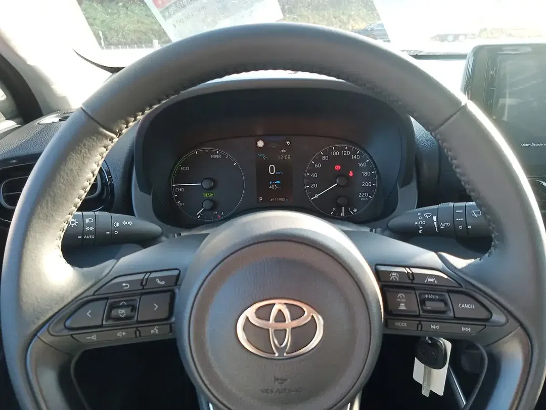 Toyota Yaris - Thumbnail 5