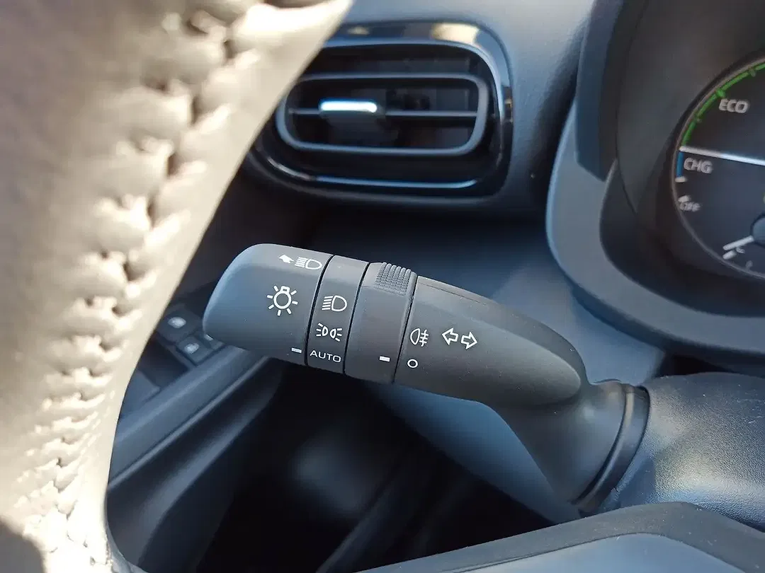 Toyota Yaris - Thumbnail 7