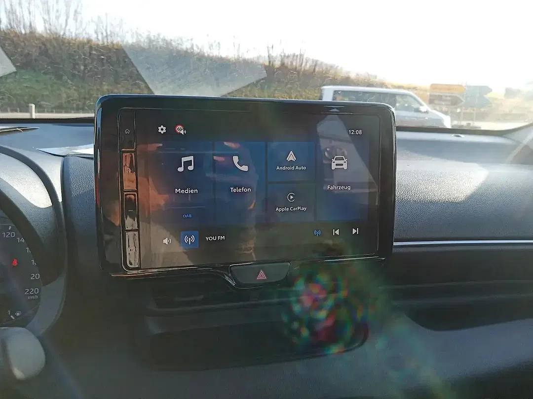Toyota Yaris - Thumbnail 9
