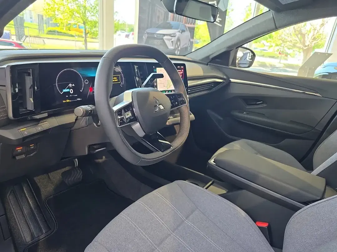 Mitsubishi Eclipse Cross - Thumbnail 6
