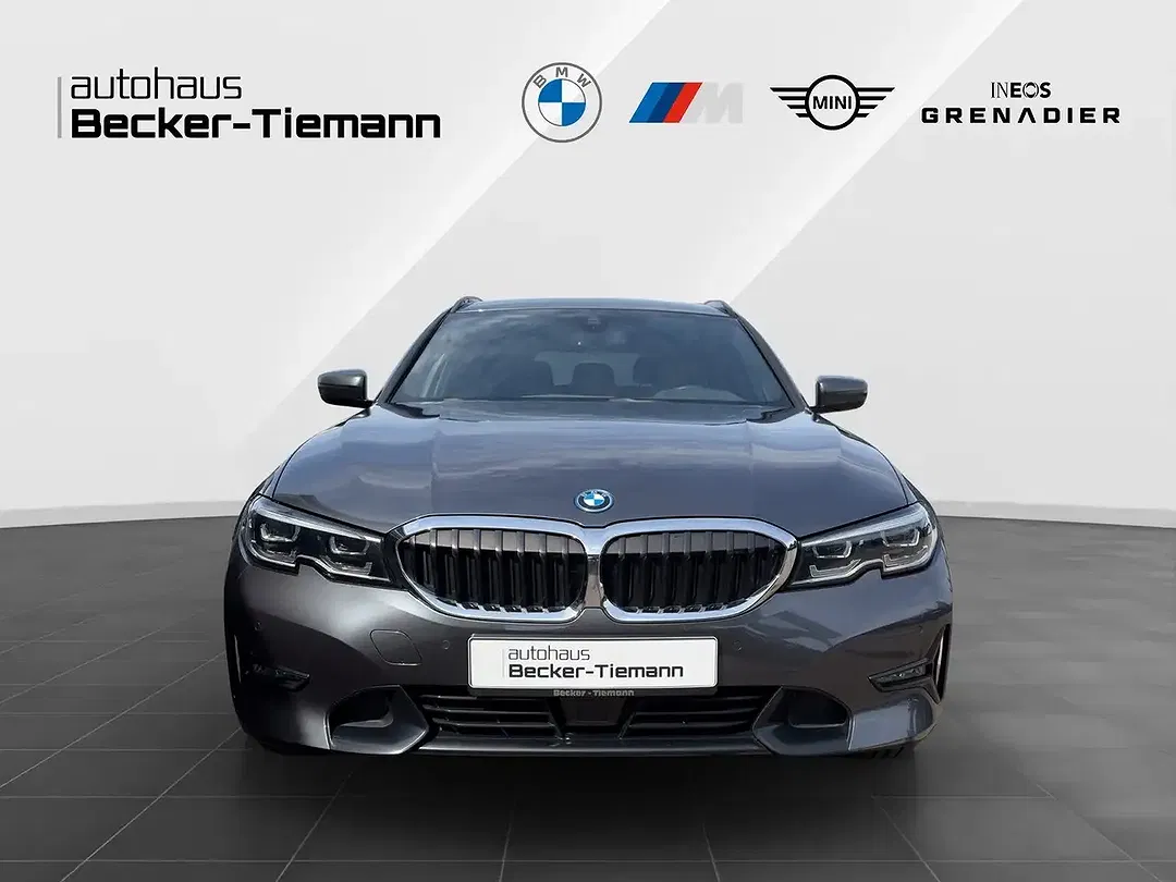 BMW 320 - Thumbnail 2
