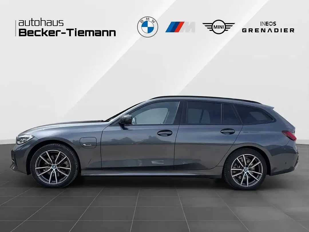 BMW 320 - Thumbnail 3