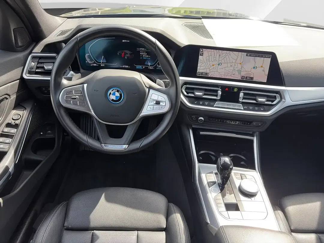 BMW 320 - Thumbnail 9