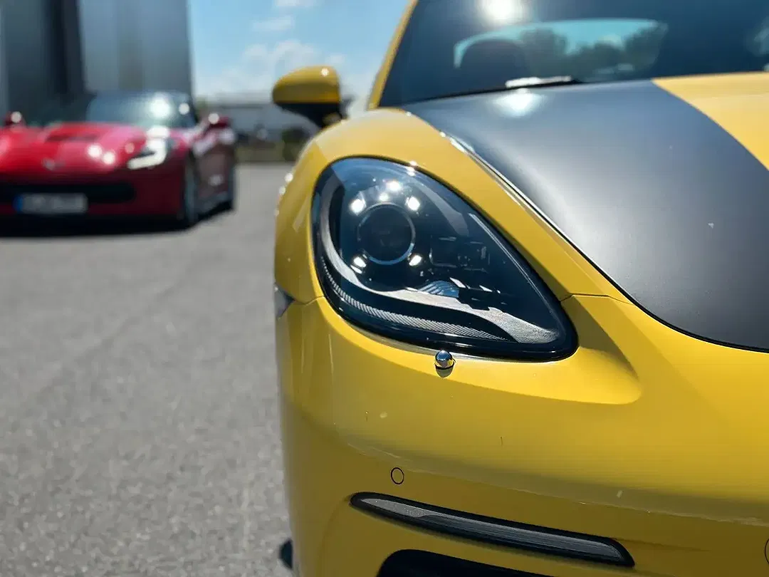Porsche Cayman - Thumbnail 2