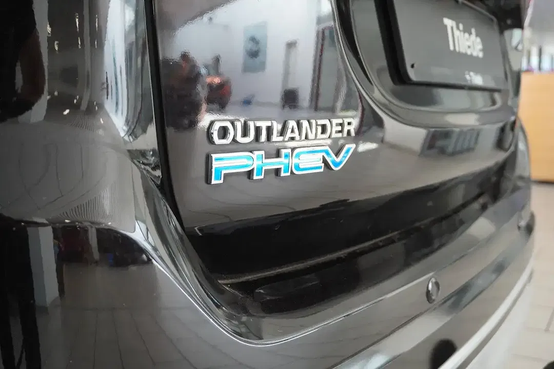 Mitsubishi Outlander - Thumbnail 10