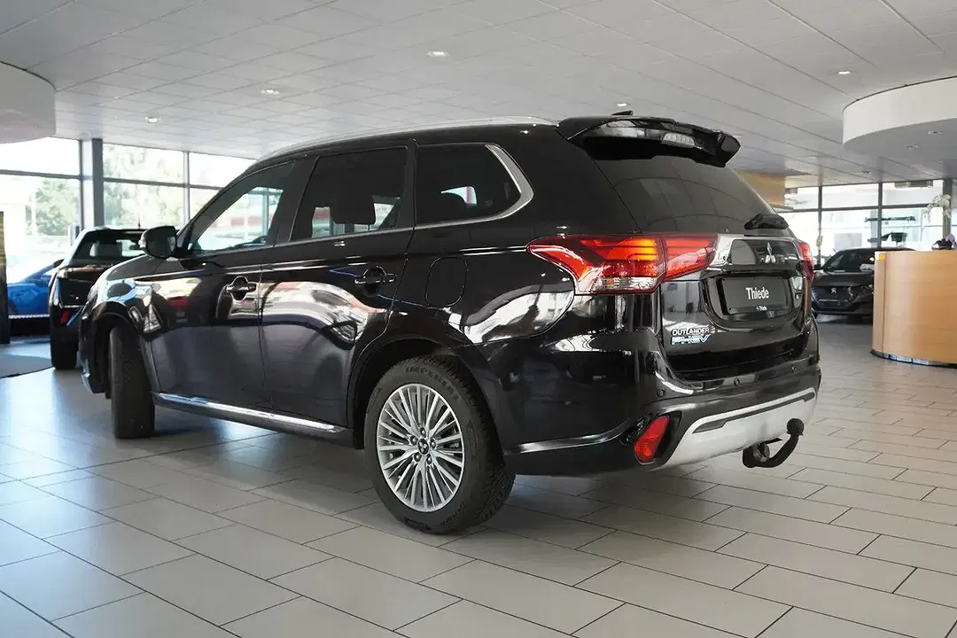 Mitsubishi Outlander - Thumbnail 11
