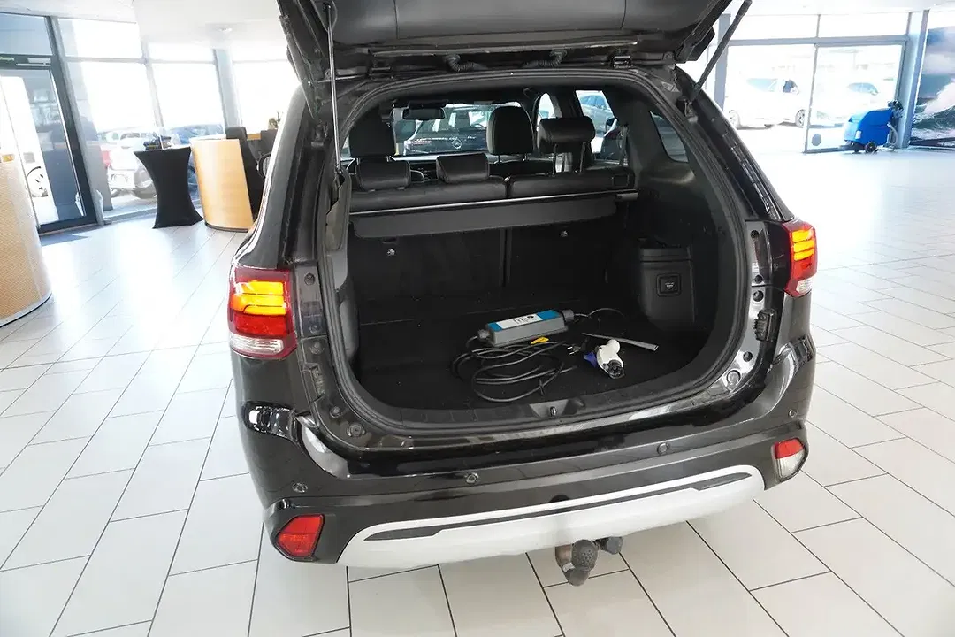 Mitsubishi Outlander - Thumbnail 14