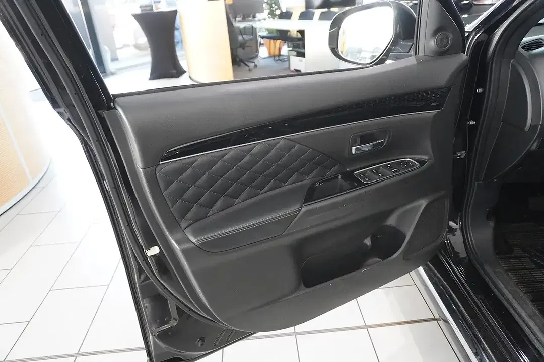 Mitsubishi Outlander - Thumbnail 18