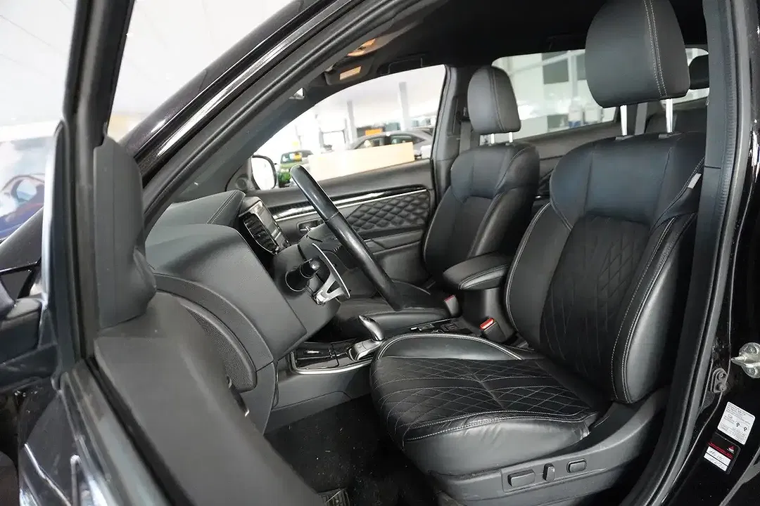 Mitsubishi Outlander - Thumbnail 19