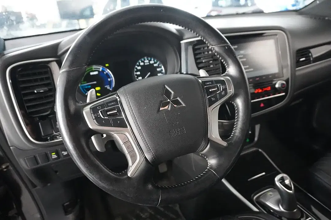 Mitsubishi Outlander - Thumbnail 20