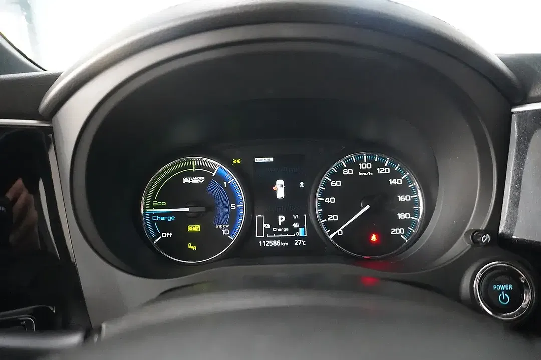 Mitsubishi Outlander - Thumbnail 21