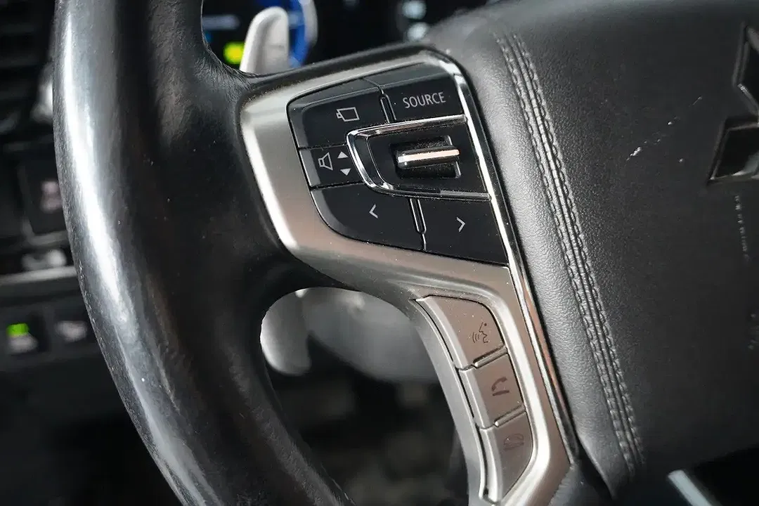 Mitsubishi Outlander - Thumbnail 23