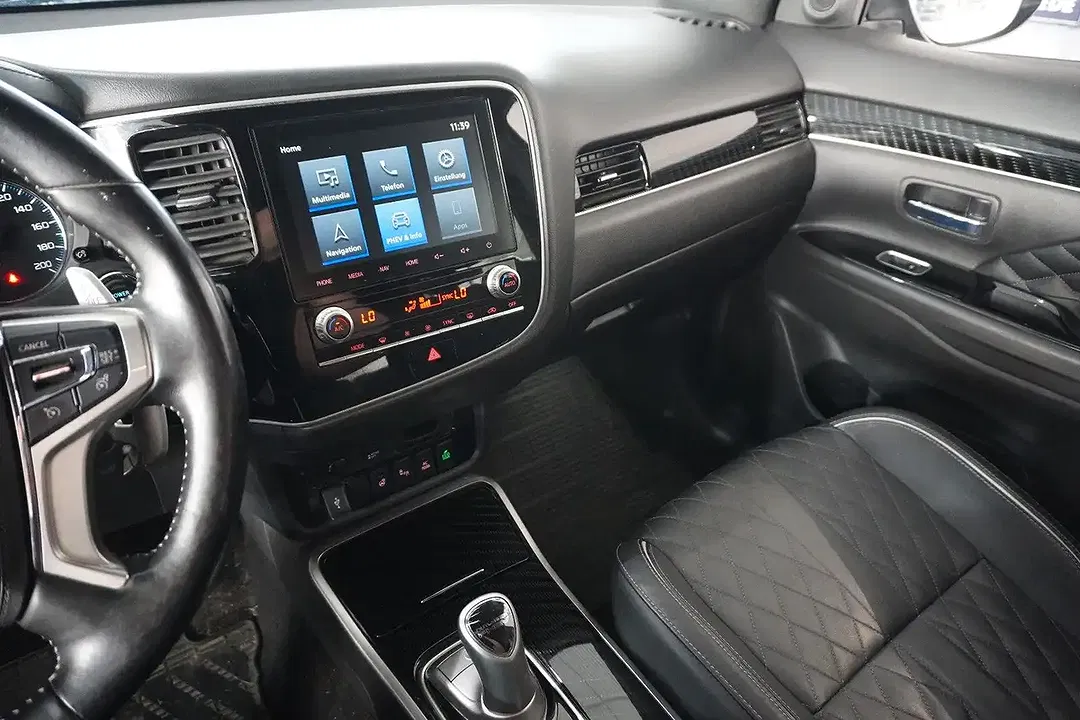 Mitsubishi Outlander - Thumbnail 26