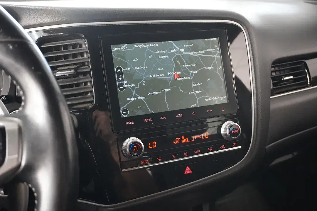 Mitsubishi Outlander - Thumbnail 28
