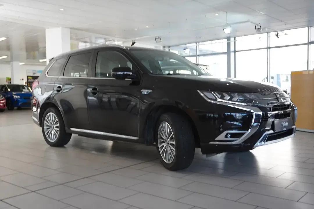 Mitsubishi Outlander - Thumbnail 5