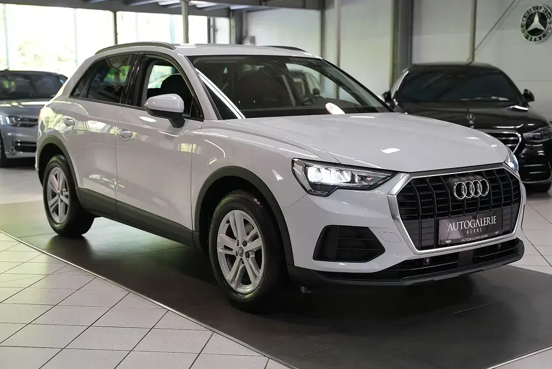 Audi Q3 - Thumbnail 3