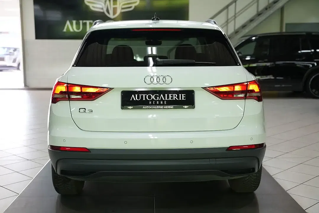 Audi Q3 - Thumbnail 5