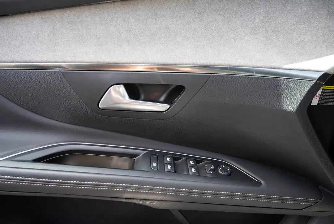 Peugeot 5008 - Thumbnail 11