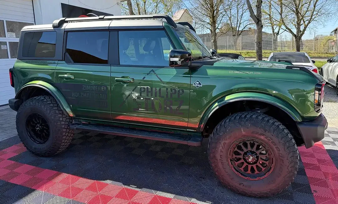 Ford Bronco - Thumbnail 12