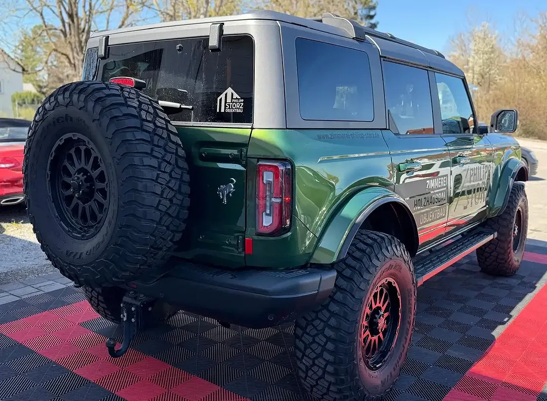Ford Bronco - Thumbnail 8