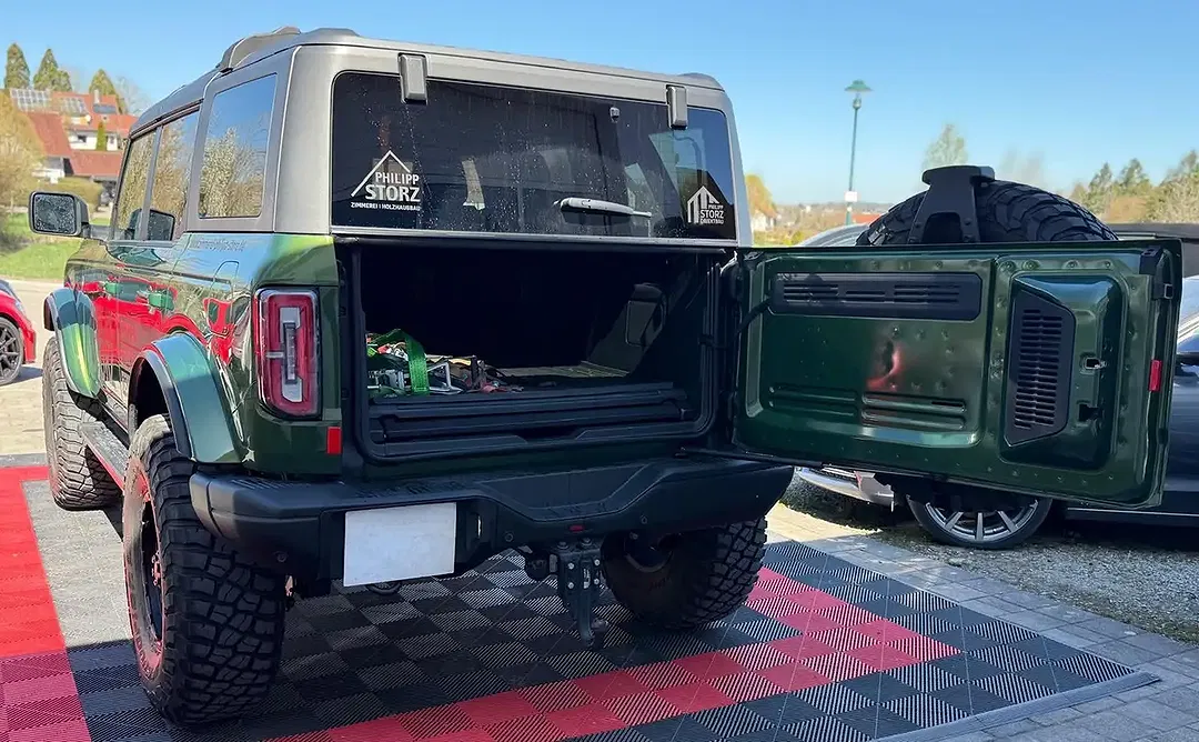 Ford Bronco - Thumbnail 9