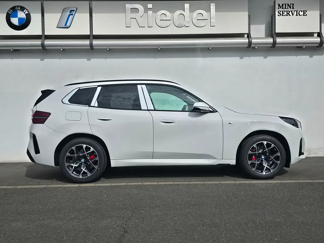 BMW X3 - Thumbnail 2