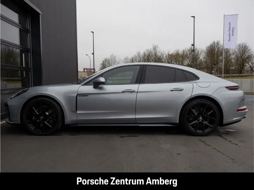 Porsche Panamera - Thumbnail 3
