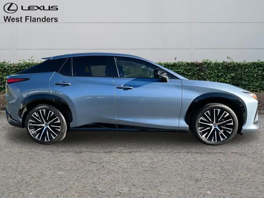 Lexus RZ - Thumbnail 3