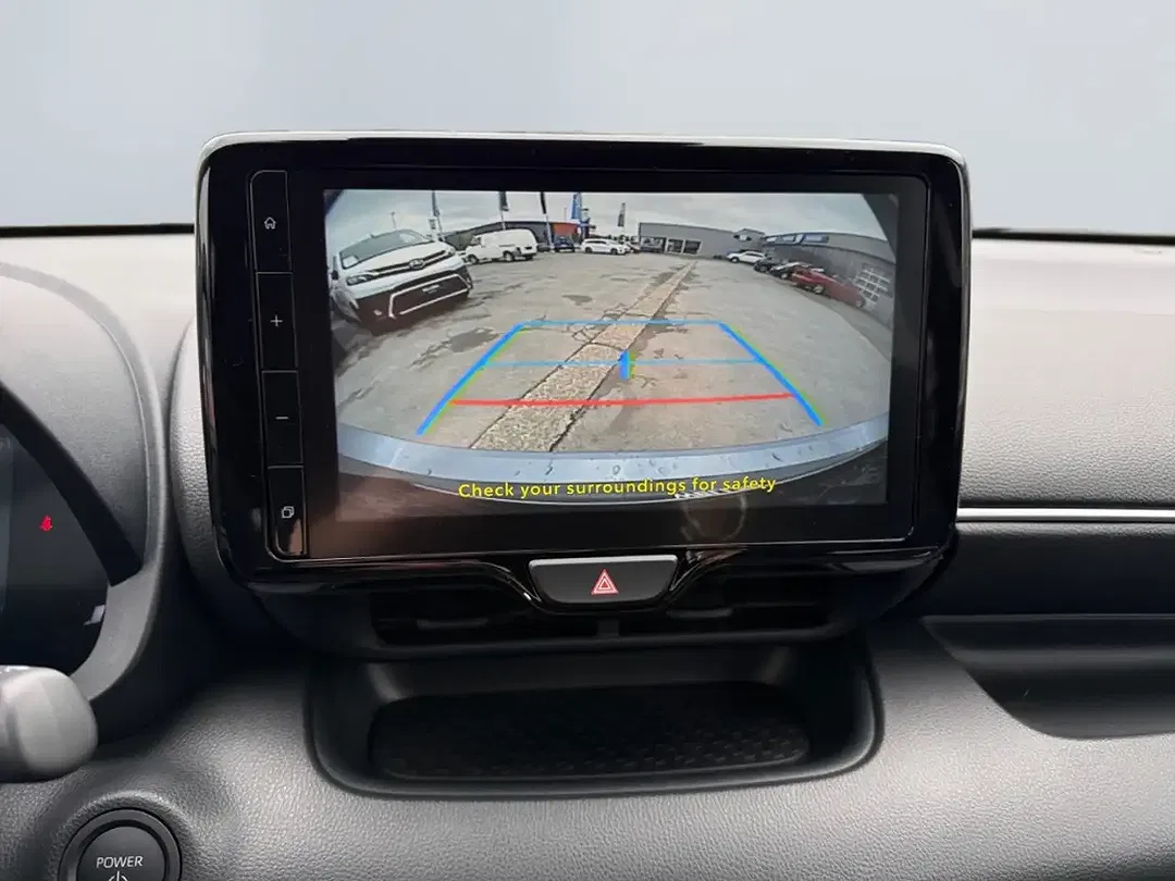 Toyota Yaris - Thumbnail 12