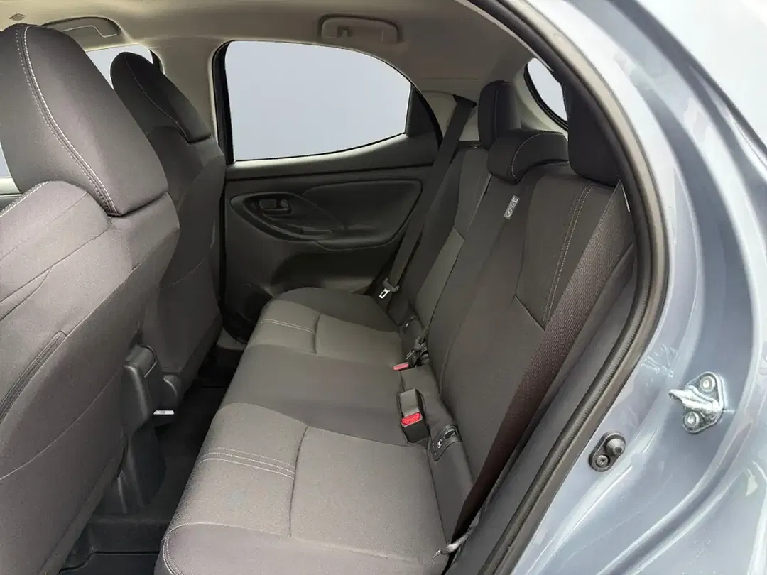 Toyota Yaris - Thumbnail 13