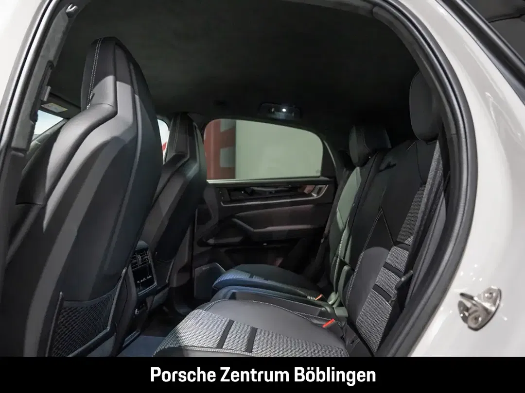 Porsche Cayenne - Thumbnail 8