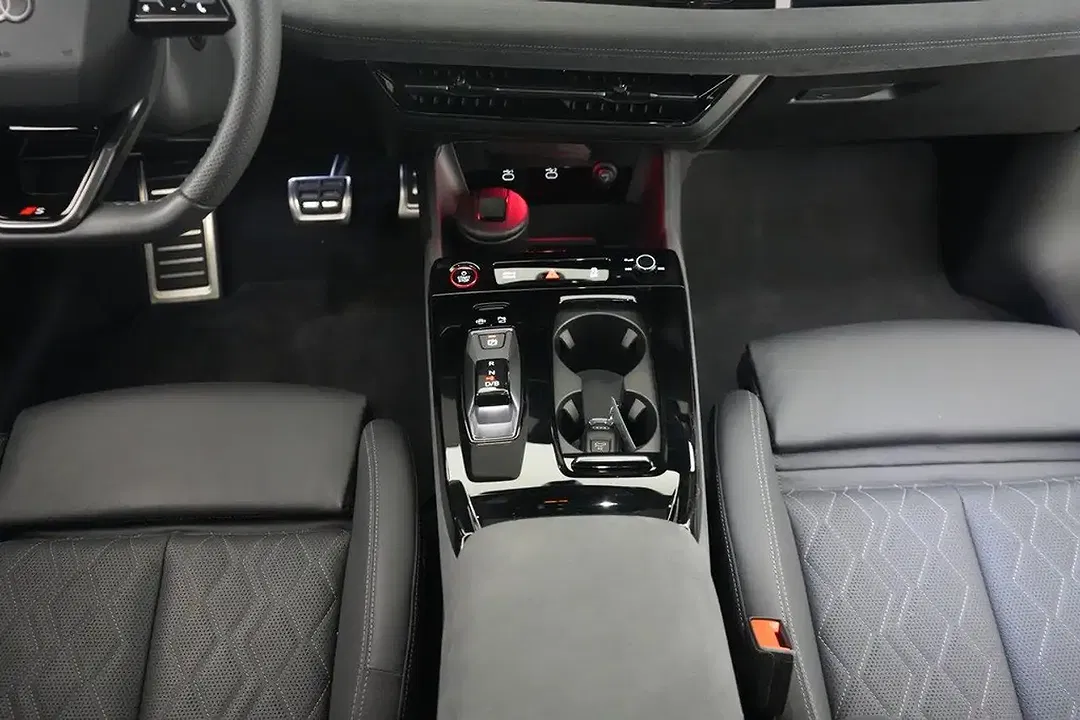 Audi A6 - Thumbnail 14