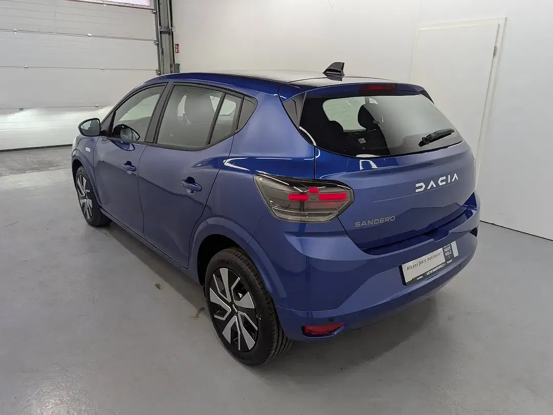 Dacia Sandero - Thumbnail 2