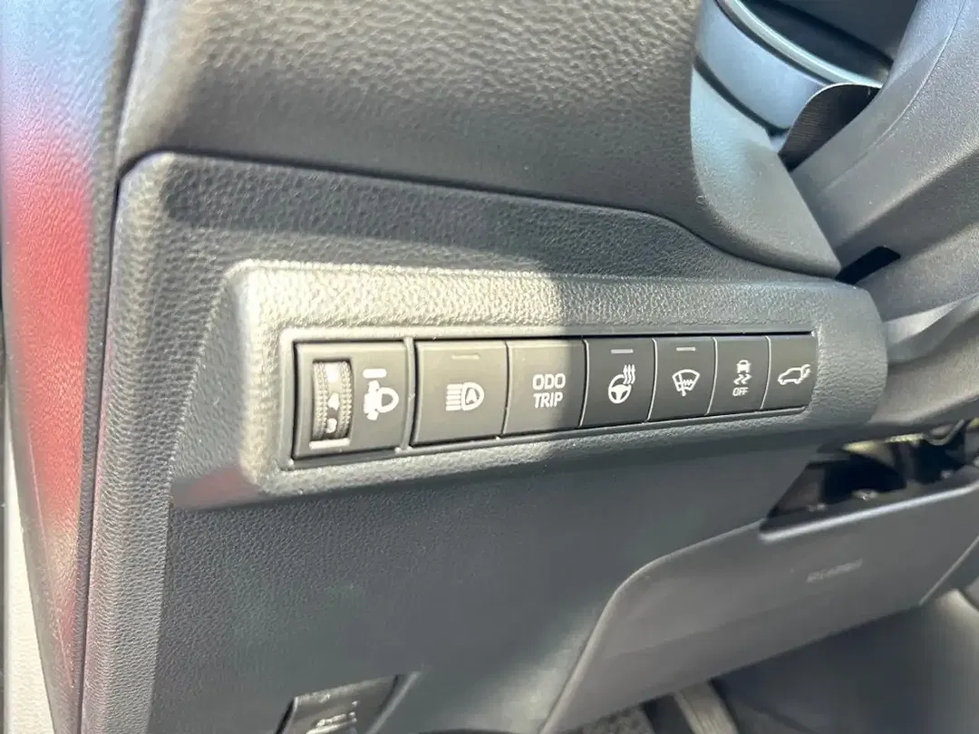 Toyota Corolla - Thumbnail 10