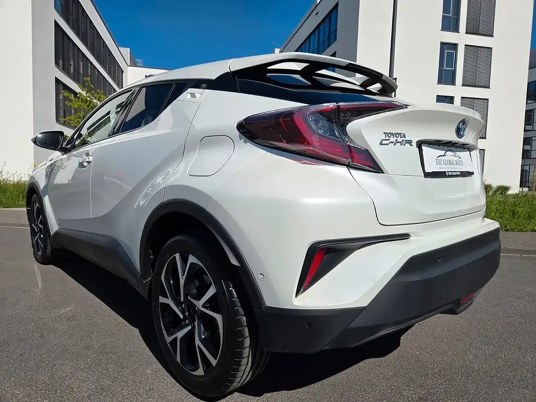 Toyota C-HR - Thumbnail 3